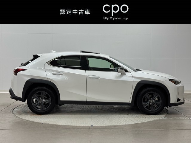 レクサス UX300h バージョンC