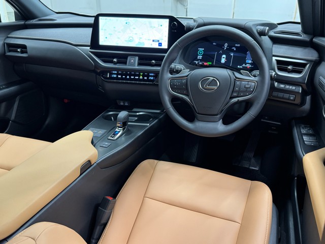 レクサス UX300h バージョンC