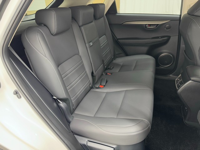 レクサス NX300h Iパッケージ
