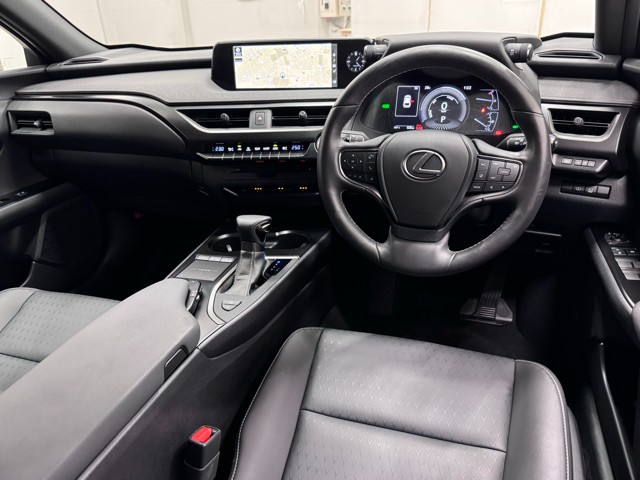 レクサス UX250h バージョンC