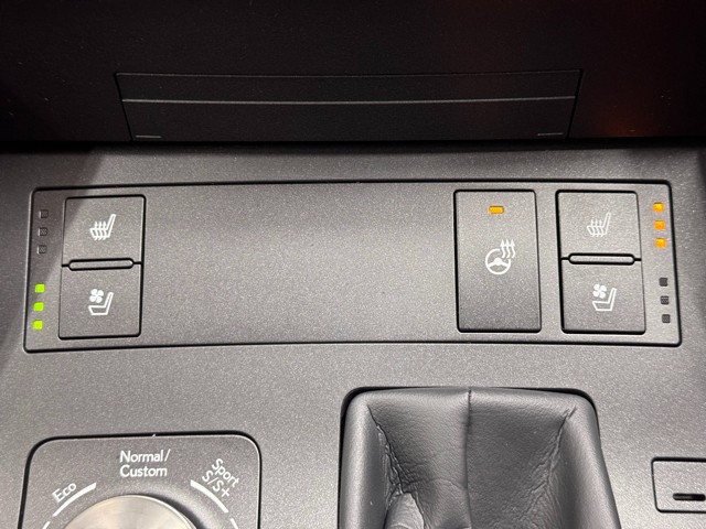 レクサス IS300h バージョンL