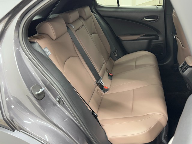レクサス UX250h グレイスフルExplo