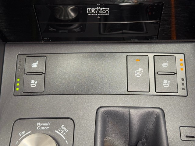 レクサス IS300h VERSIONL