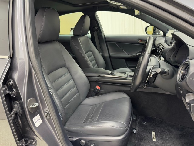 レクサス IS300h VERSIONL