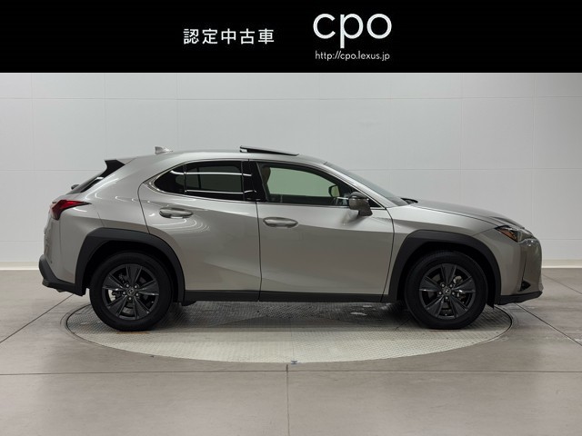 レクサス UX250h バージョンC