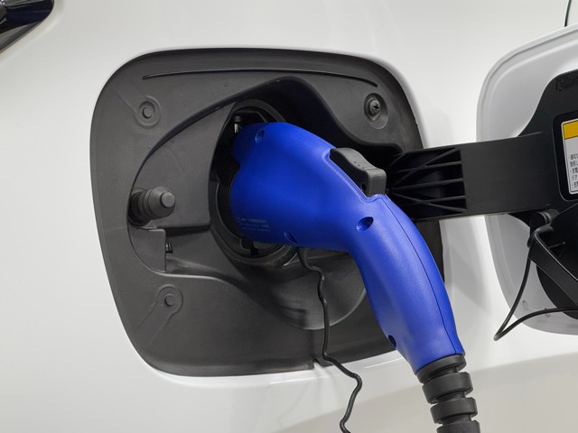 レクサス NX450h+ Fsport