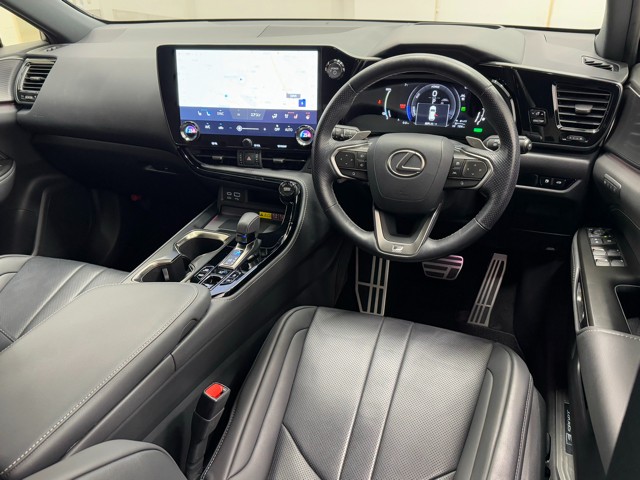 レクサス NX450h+ Fsport