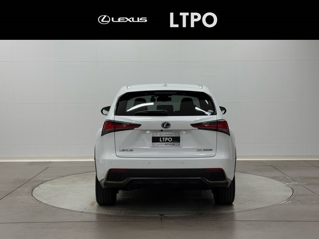 レクサス NX300h Fスポーツ