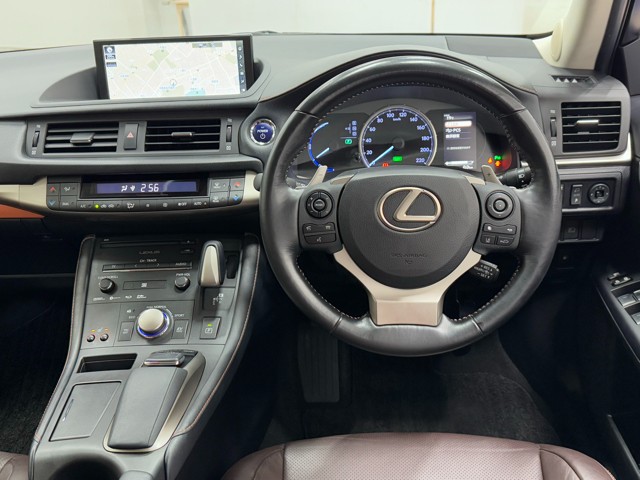レクサス CT200h バージョンL