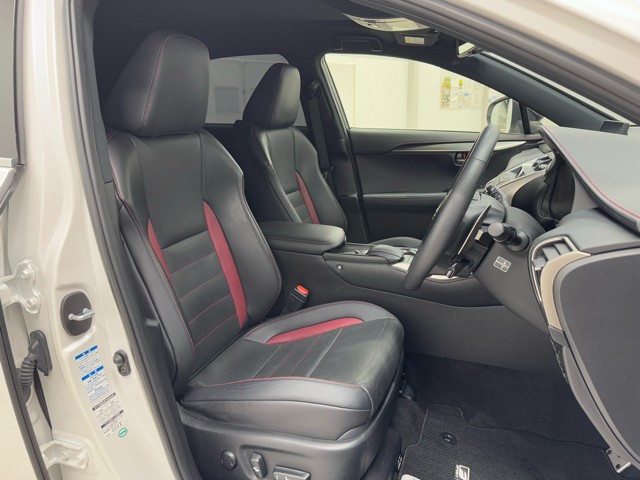 レクサス NX300h Fスポーツ