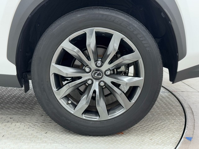 レクサス NX300h Fスポーツ