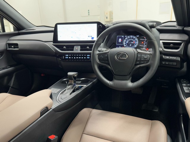 レクサス UX200 グレイスフルエクスポロー
