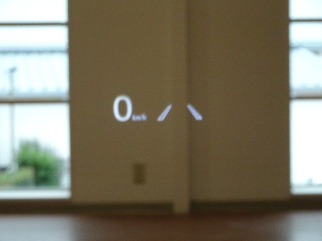 速度やナビ情報をフロントガラスに投影する、ヘッドアップディスプレイ。