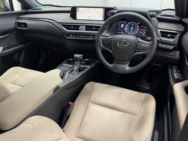 レクサス UX200