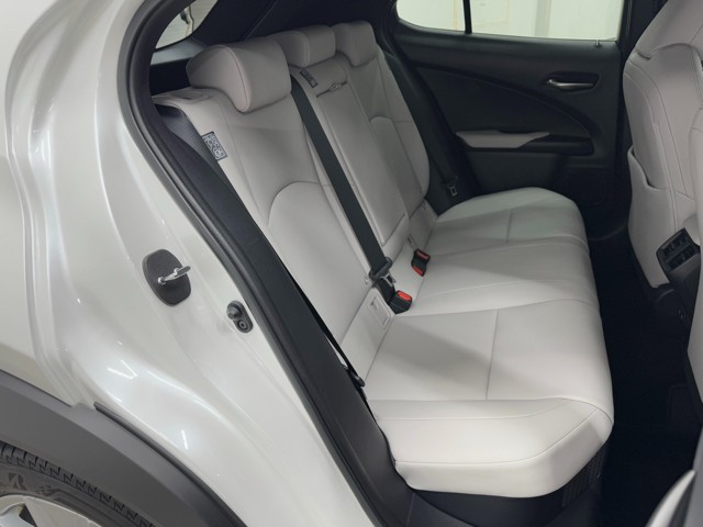 レクサス UX250h バージョンC