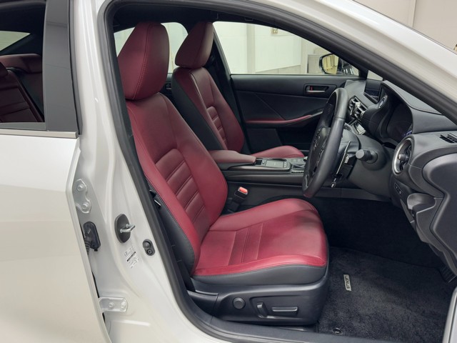 レクサス IS300h バージョンL