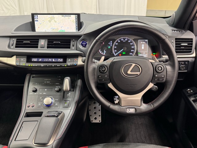 レクサス CT200h Fスポーツ