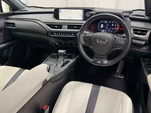 レクサス UX200 Fスポーツ
