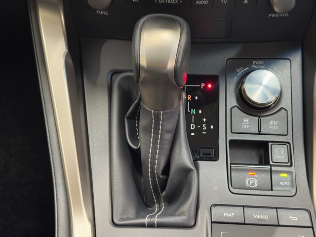 レクサス NX300h バージョンL