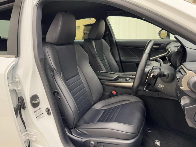 レクサス IS300h F SPORT