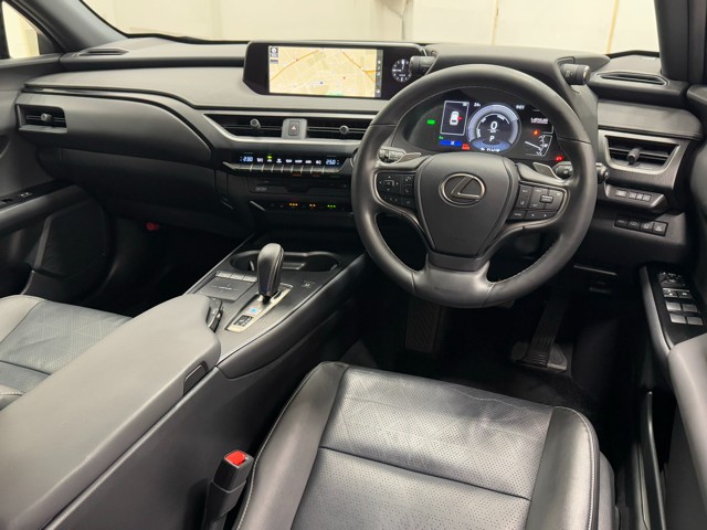 レクサス UX300e バージョンL