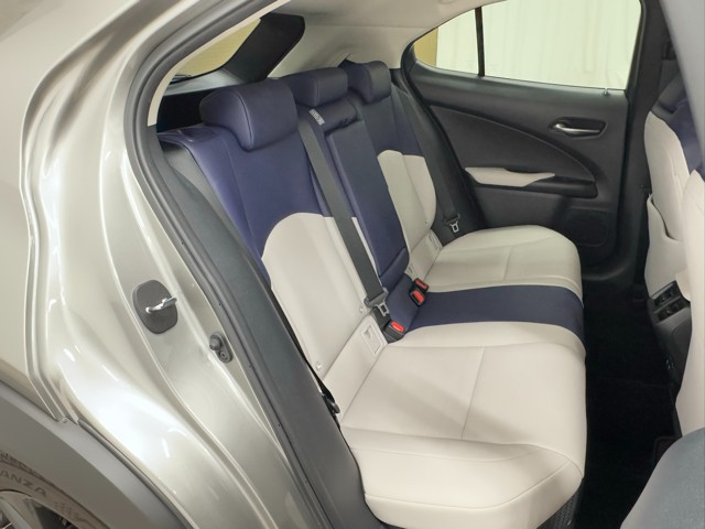 レクサス UX250h バージョンC