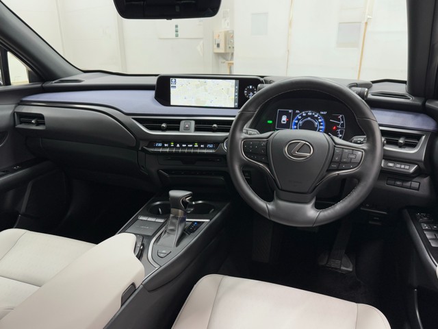 レクサス UX250h バージョンC