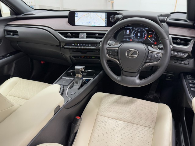 レクサス UX200 バージョンL