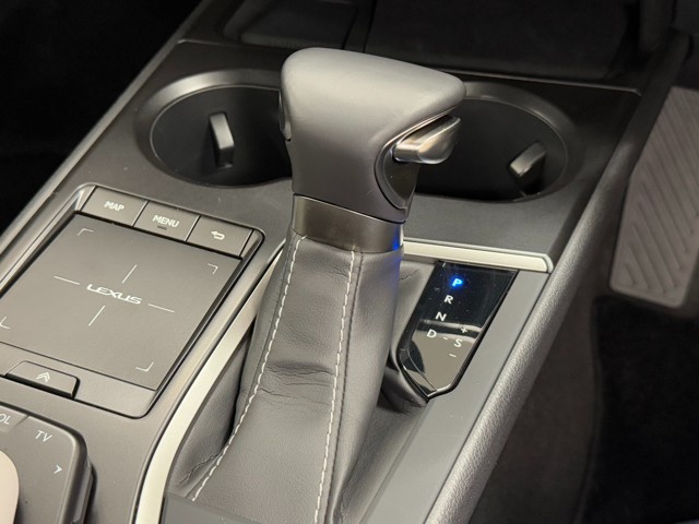 レクサス UX250h バージョンC