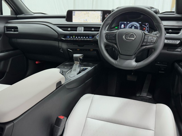 レクサス UX250h バージョンC