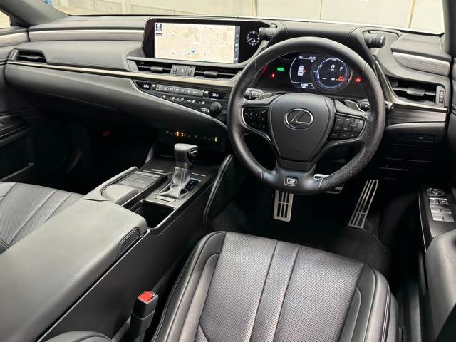 レクサス ES300h Fスポーツ