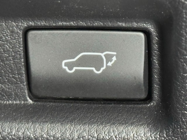 レクサス UX300e バージョンC