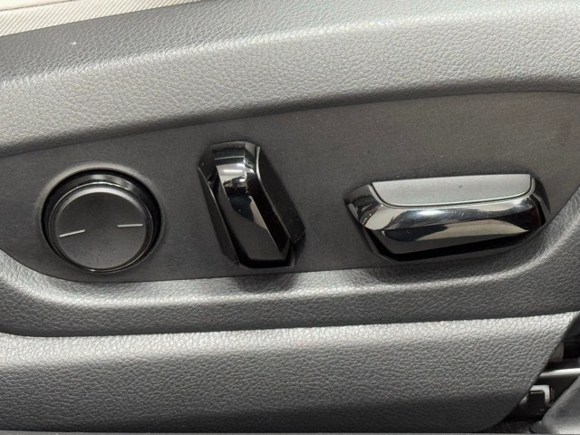 レクサス UX300e バージョンC