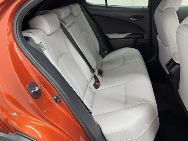 レクサス UX300e バージョンC