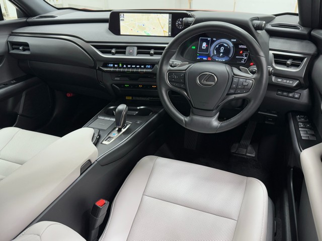 レクサス UX300e バージョンC