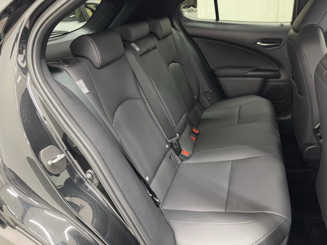 レクサス UX250h バージョンC