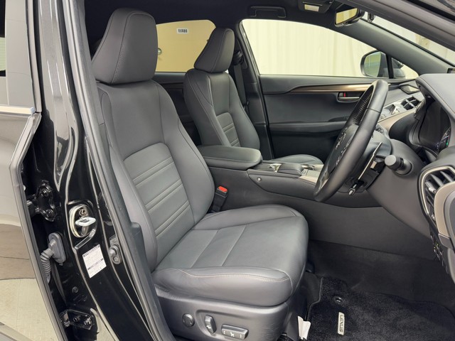 レクサス NX300h Spice&Chic