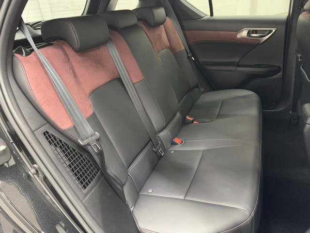 レクサス CT200hチェリッシュドツーリング