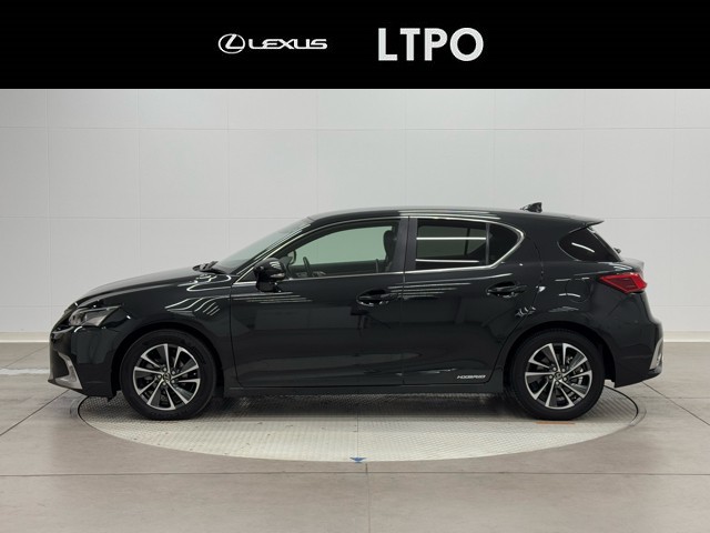 レクサス CT200hチェリッシュドツーリング