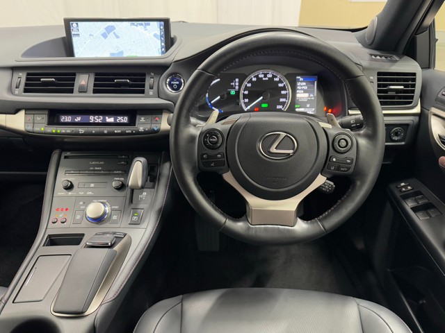 レクサス CT200hチェリッシュドツーリング