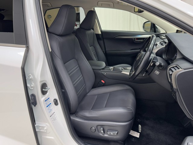 レクサス NX300h Iパッケージ