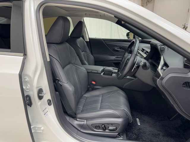 レクサス ES300h バージョンL