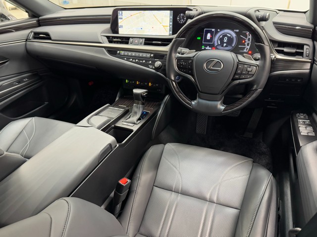 レクサス ES300h バージョンL
