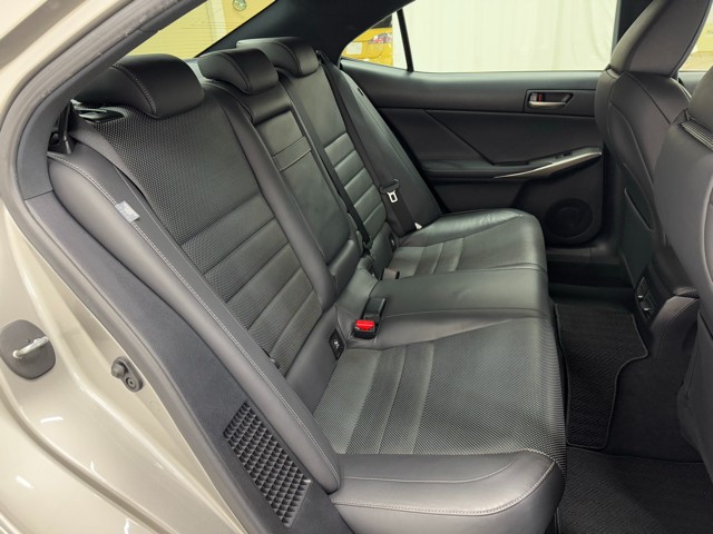 レクサス IS300h F SPORT