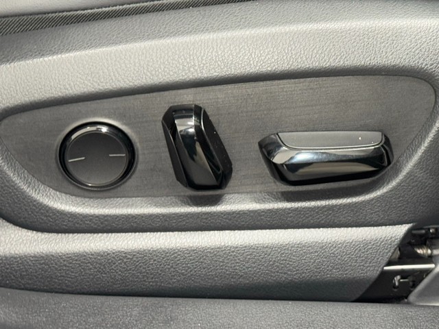 レクサス UX250h ElegantBlack