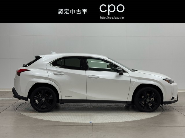 レクサス UX250h ElegantBlack