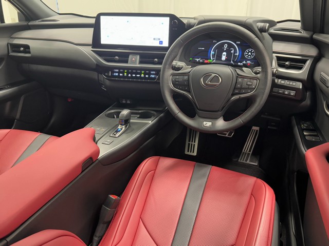 レクサス UX300h Fスポーツ