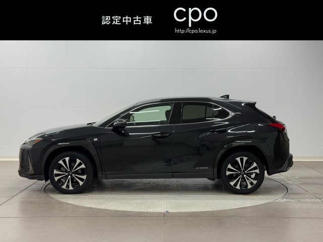 レクサス UX250h FSPORTスタイルブル