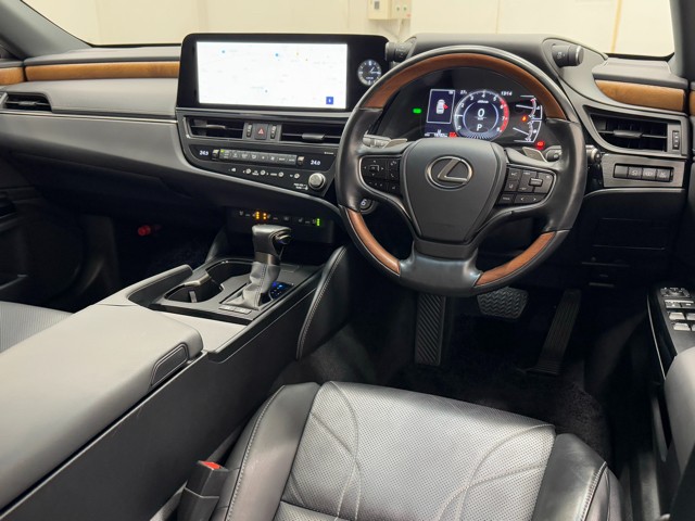 レクサス ES300h バージョンL