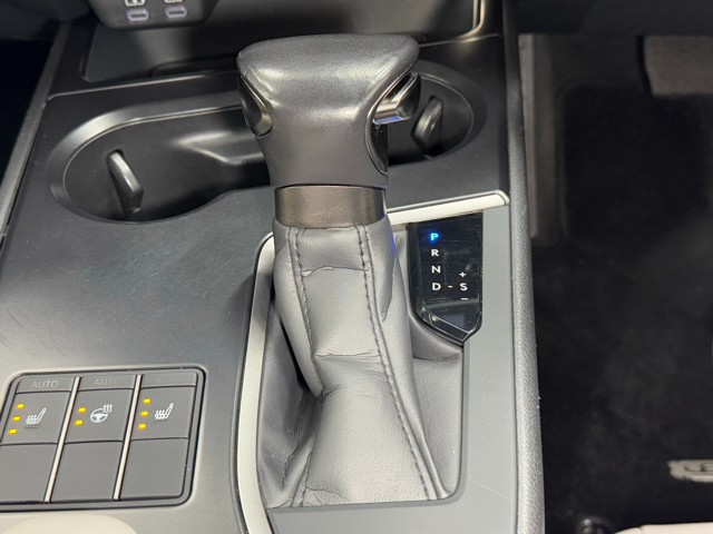 レクサス UX250h バージョンC